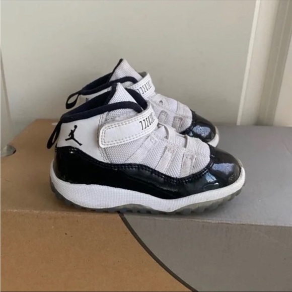 Nike Air Jordan 11 Retro TD 'Concord' Toddler Sneakers - SZ 9 C - Picture 9 of 12